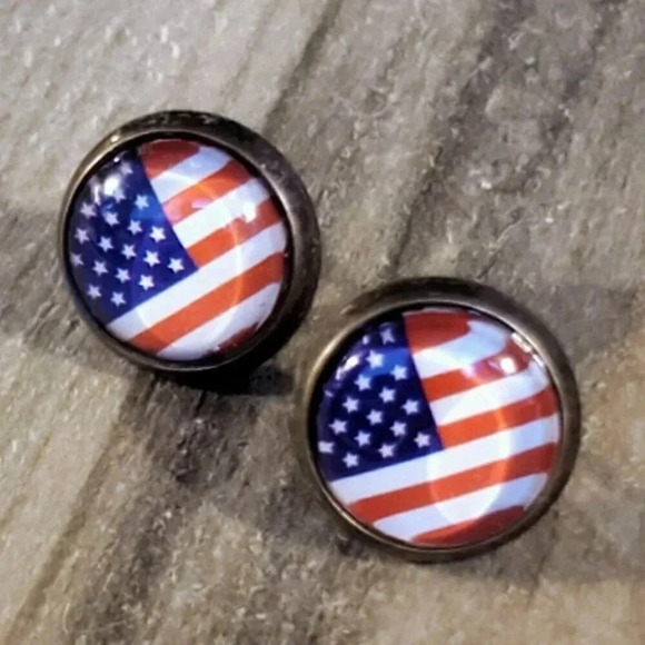 American Flag USA United States Antiqued Brass Stud Patriotic Handcrafted Earrin - Picture 1 of 7